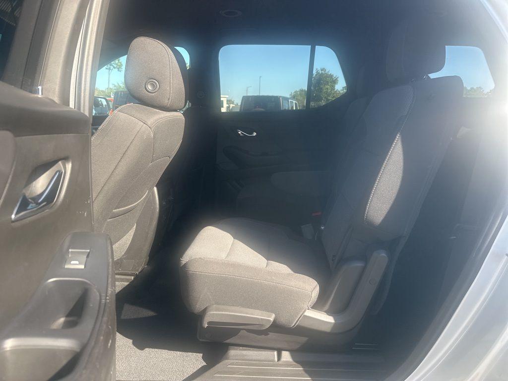 used 2022 Chevrolet Traverse car, priced at $22,588