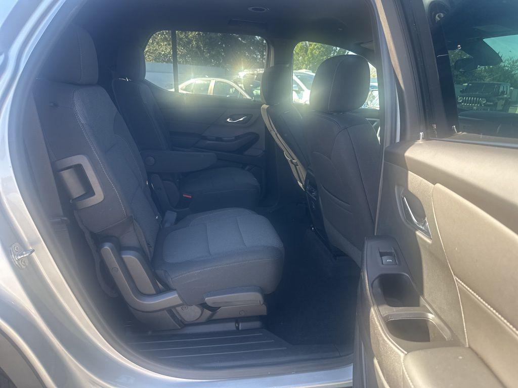 used 2022 Chevrolet Traverse car, priced at $22,588
