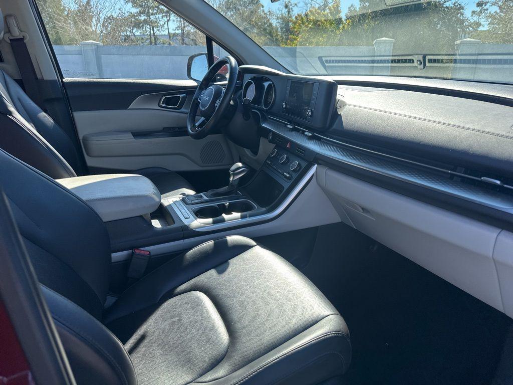 used 2024 Kia Carnival car, priced at $29,488