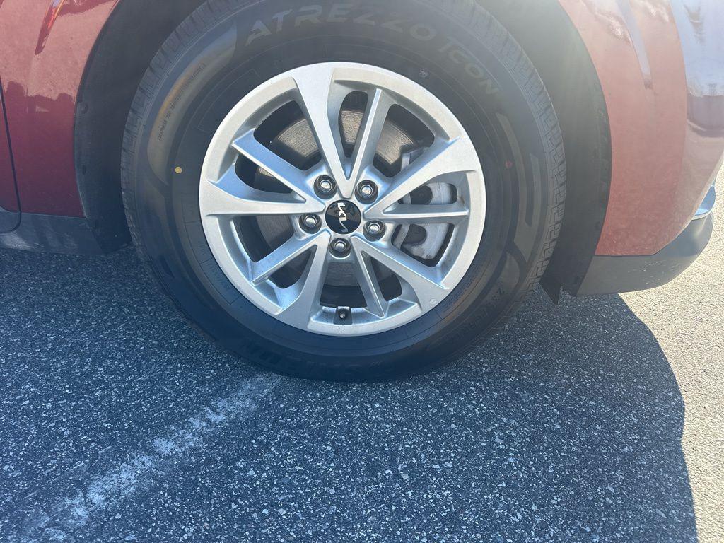 used 2024 Kia Carnival car, priced at $29,488