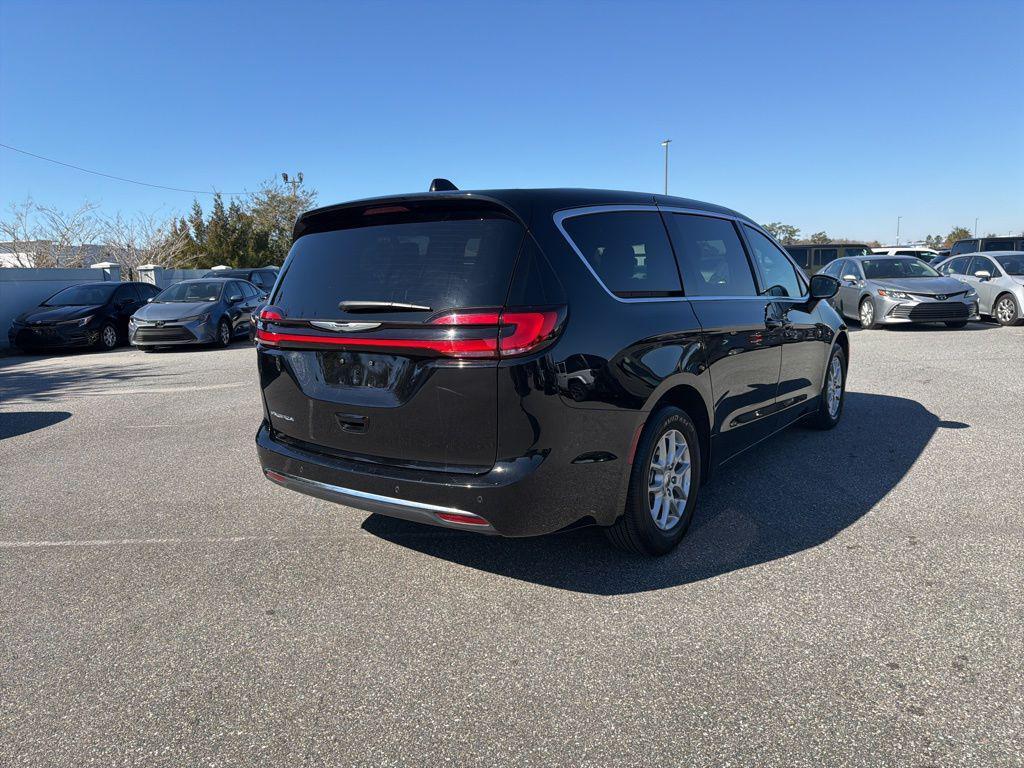 used 2025 Chrysler Pacifica car, priced at $29,888