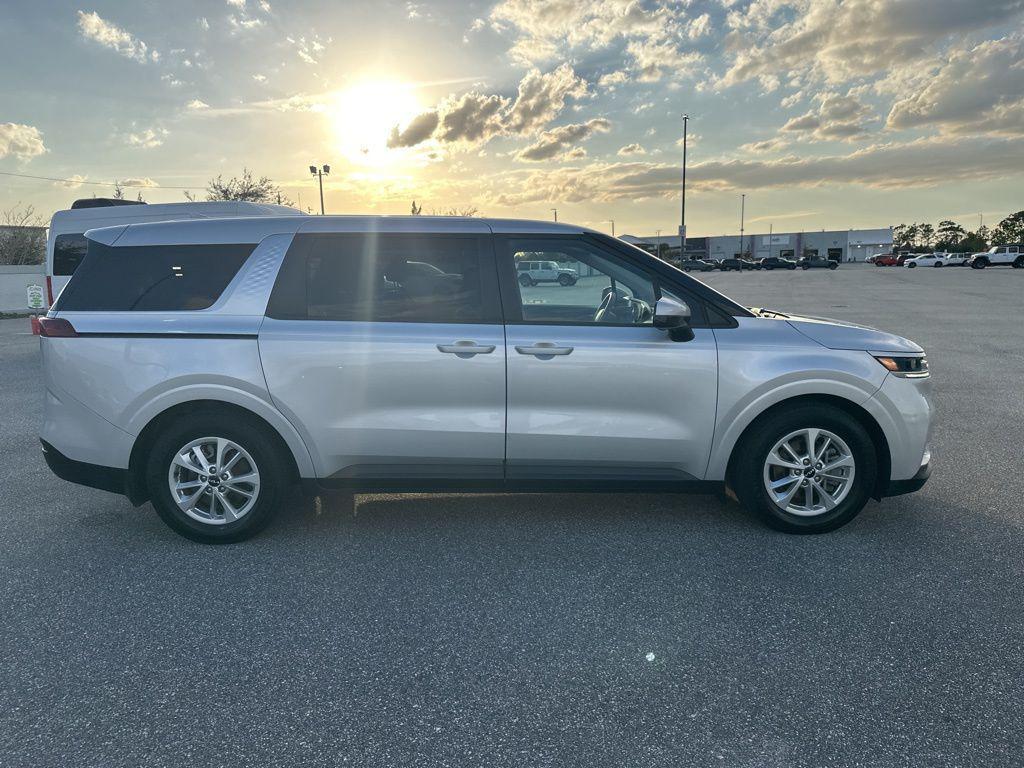 used 2022 Kia Carnival car, priced at $17,888