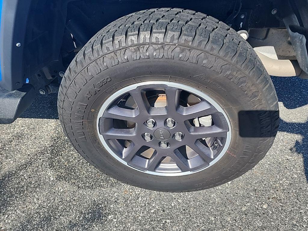 used 2022 Jeep Gladiator car, priced at $24,431