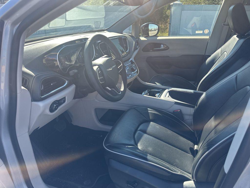 used 2024 Chrysler Pacifica car, priced at $31,479