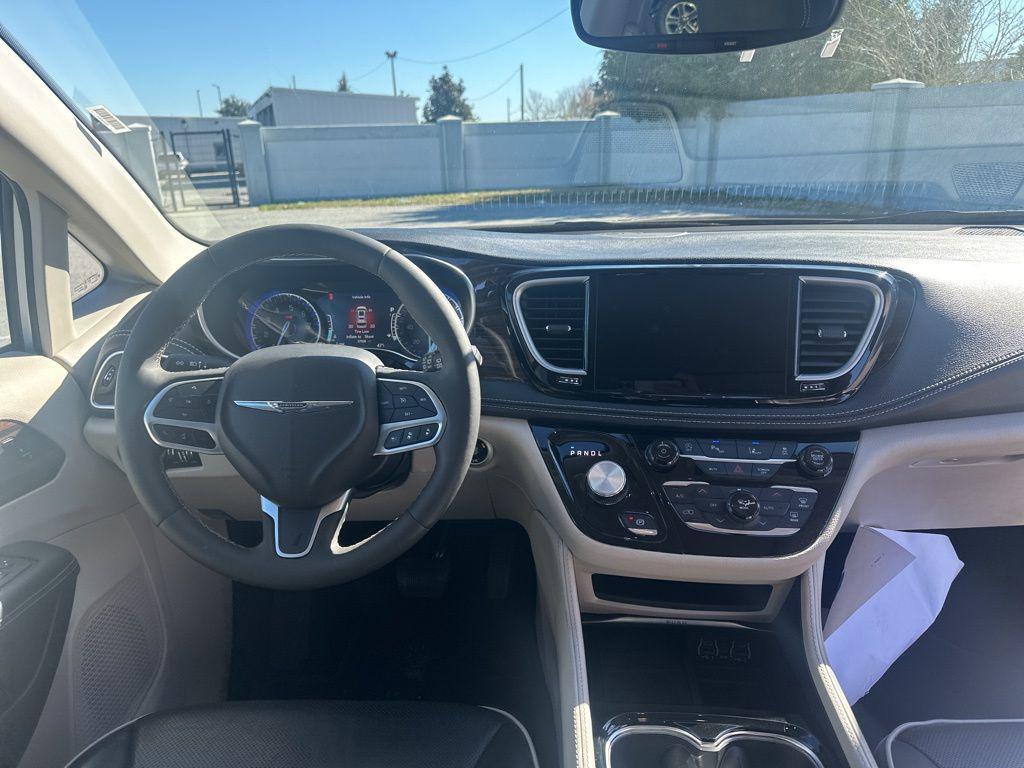 used 2024 Chrysler Pacifica car, priced at $31,479