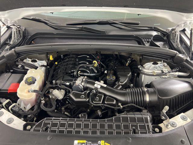 used 2023 Jeep Grand Cherokee car, priced at $24,490