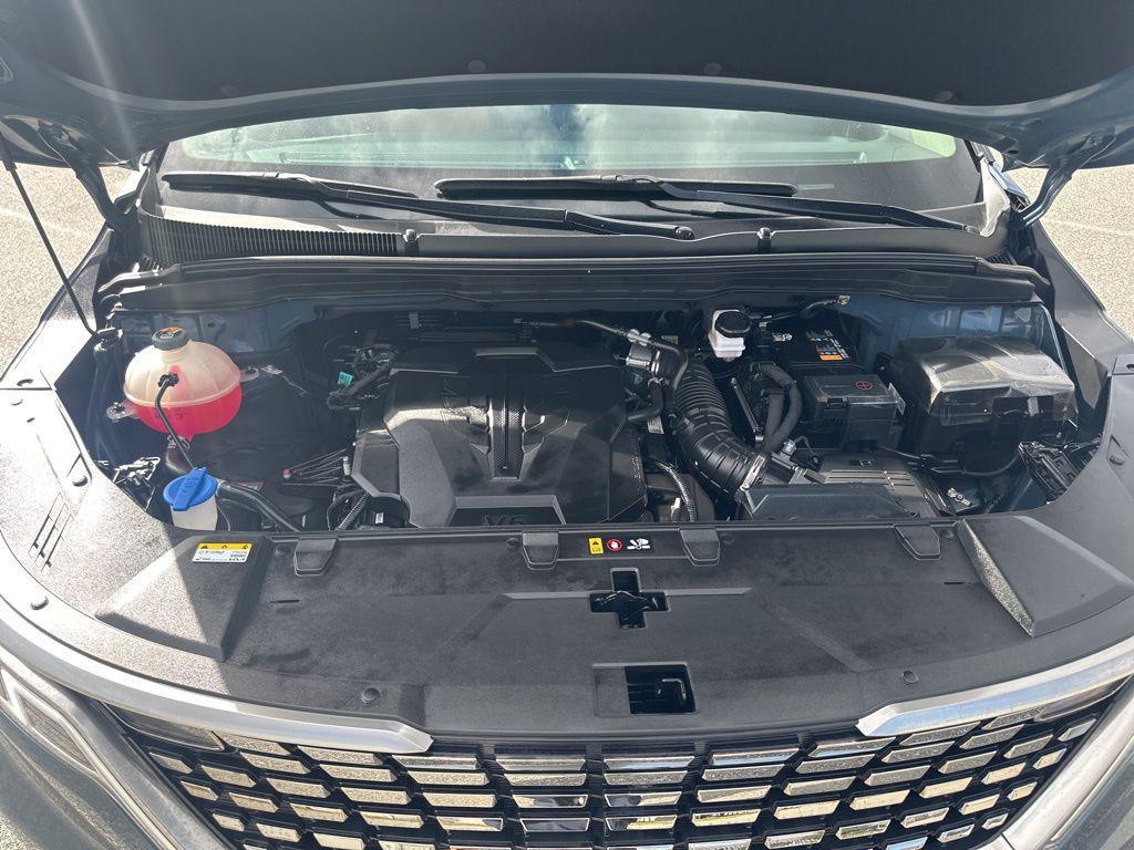 used 2024 Kia Carnival car, priced at $37,432