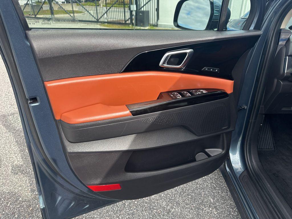 used 2024 Kia Carnival car, priced at $37,432