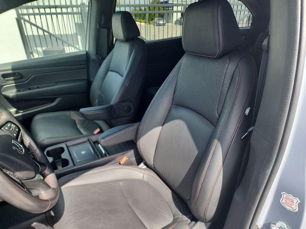 used 2025 Honda Odyssey car, priced at $37,688