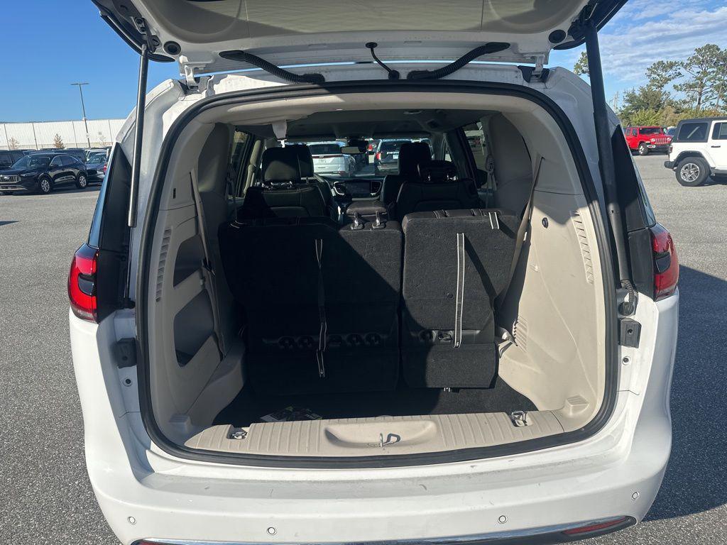 used 2024 Chrysler Pacifica car, priced at $28,151