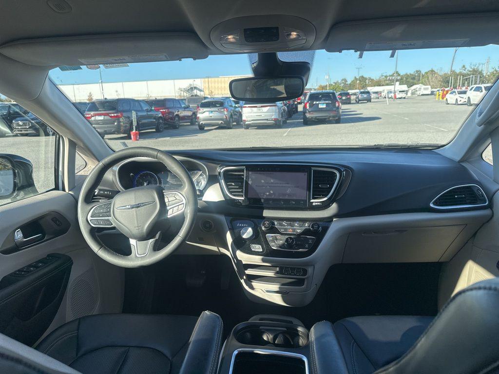 used 2024 Chrysler Pacifica car, priced at $28,151