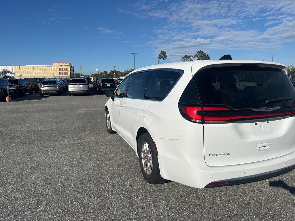 used 2024 Chrysler Pacifica car, priced at $28,151