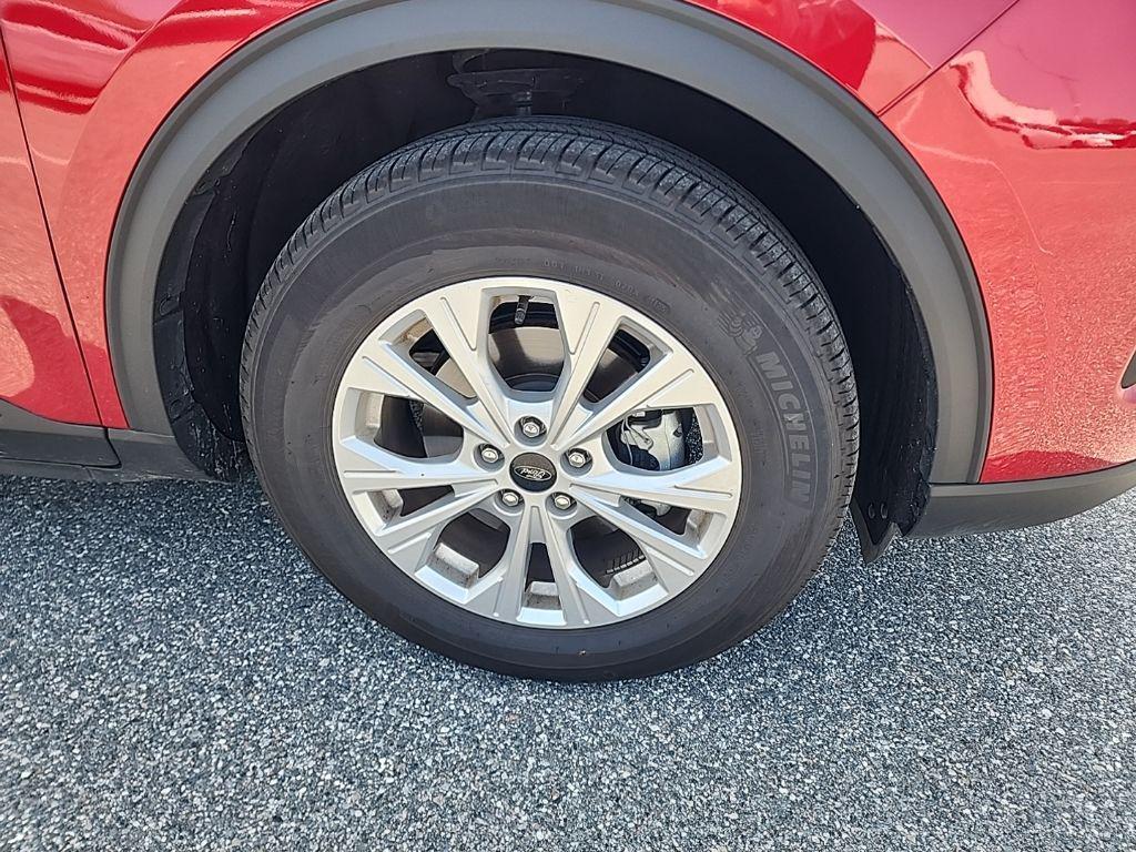 used 2025 Ford Escape car, priced at $20,989