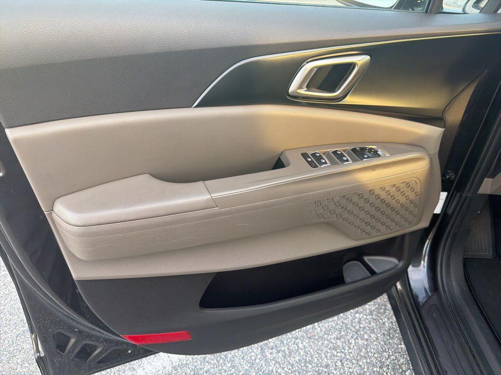 used 2025 Kia Carnival car, priced at $33,598