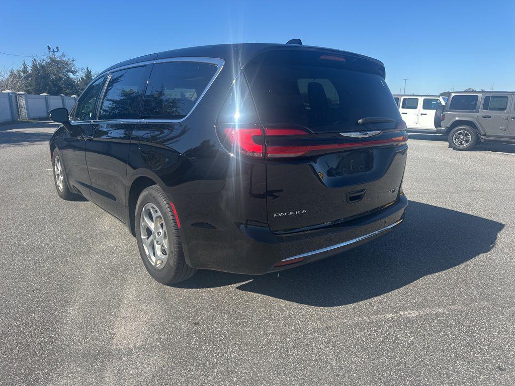 used 2024 Chrysler Pacifica car, priced at $33,488