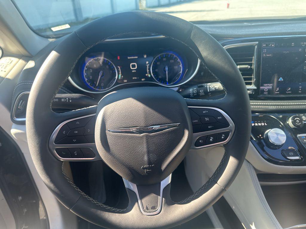 used 2024 Chrysler Pacifica car, priced at $33,488