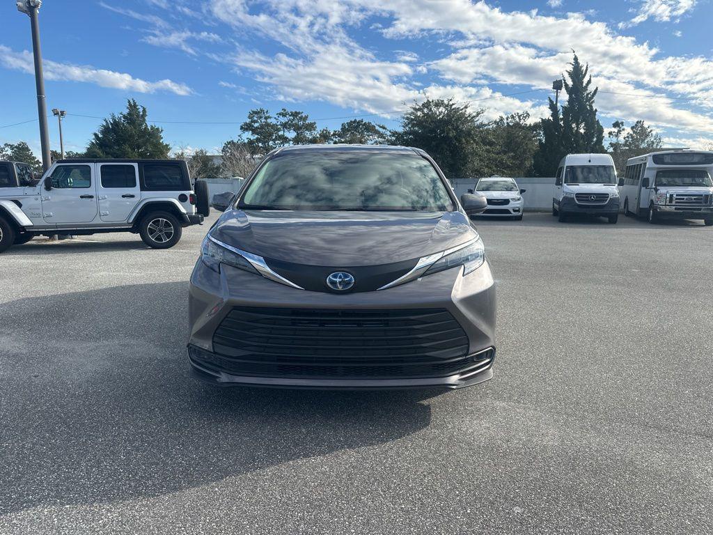 used 2024 Toyota Sienna car, priced at $33,201
