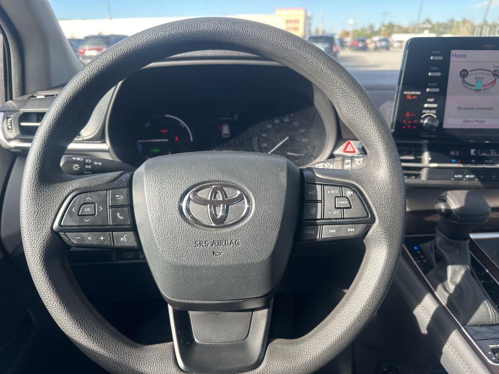 used 2024 Toyota Sienna car, priced at $33,201
