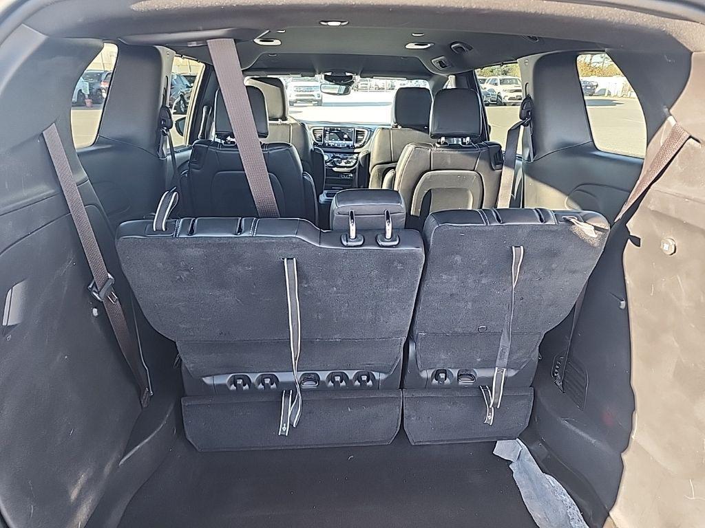 used 2025 Chrysler Pacifica car, priced at $27,712