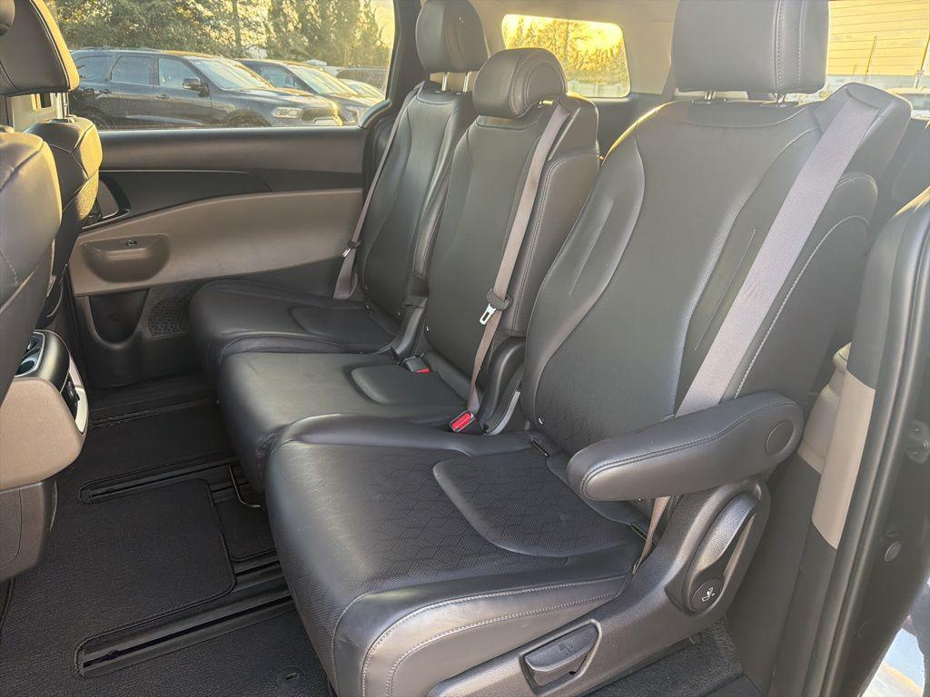 used 2025 Kia Carnival car, priced at $33,114