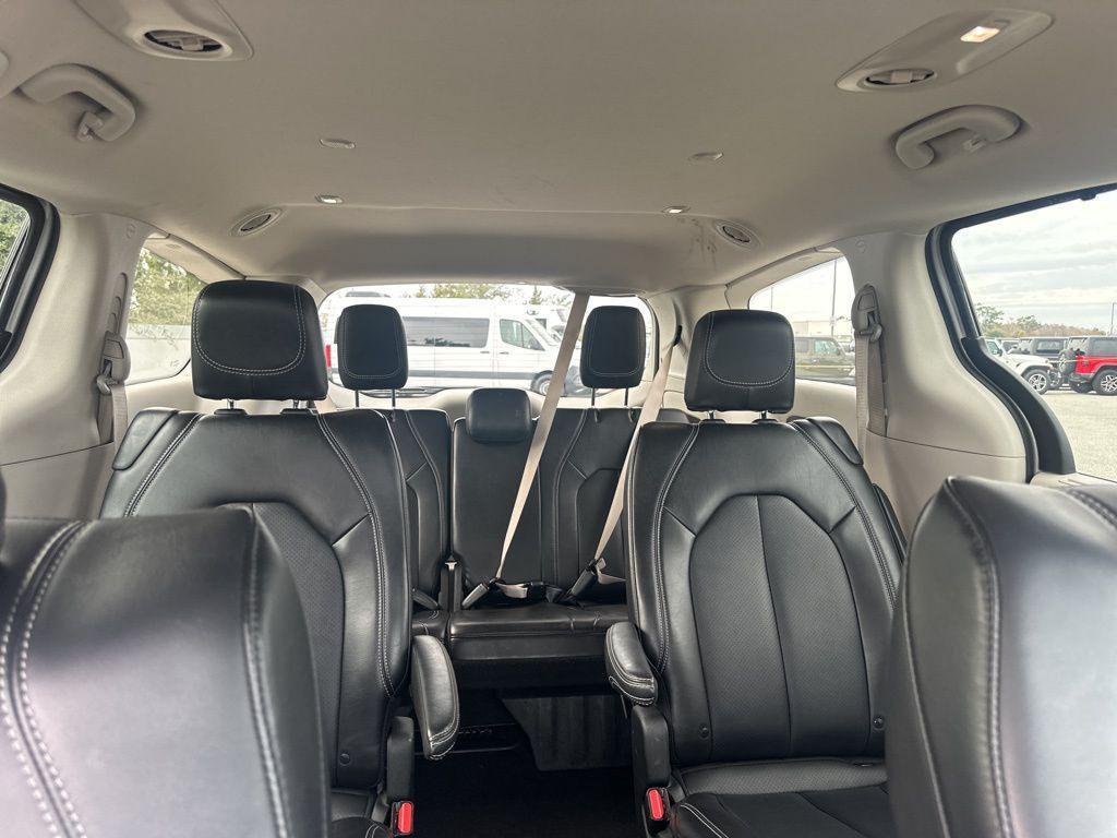 used 2024 Chrysler Pacifica car, priced at $29,298