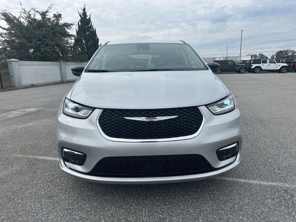 used 2024 Chrysler Pacifica car, priced at $29,298