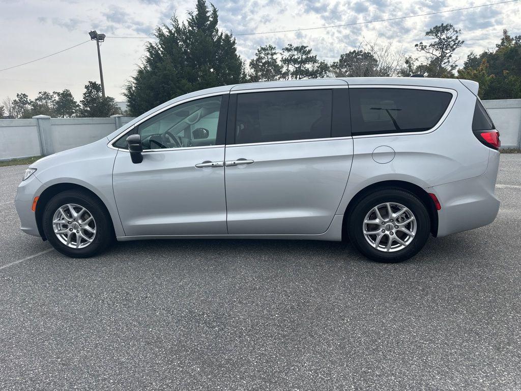 used 2024 Chrysler Pacifica car, priced at $29,298