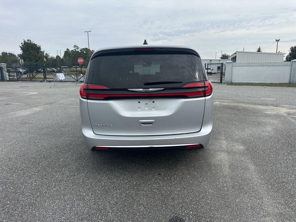 used 2024 Chrysler Pacifica car, priced at $29,298