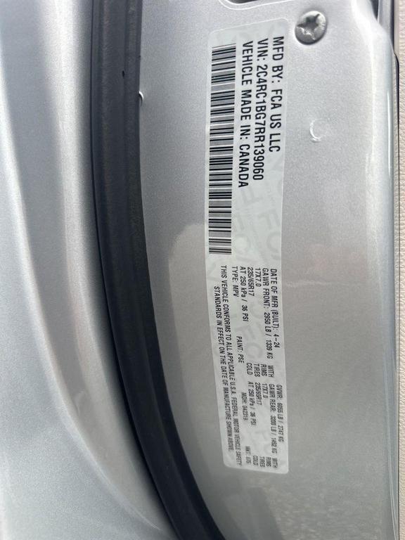 used 2024 Chrysler Pacifica car, priced at $29,298