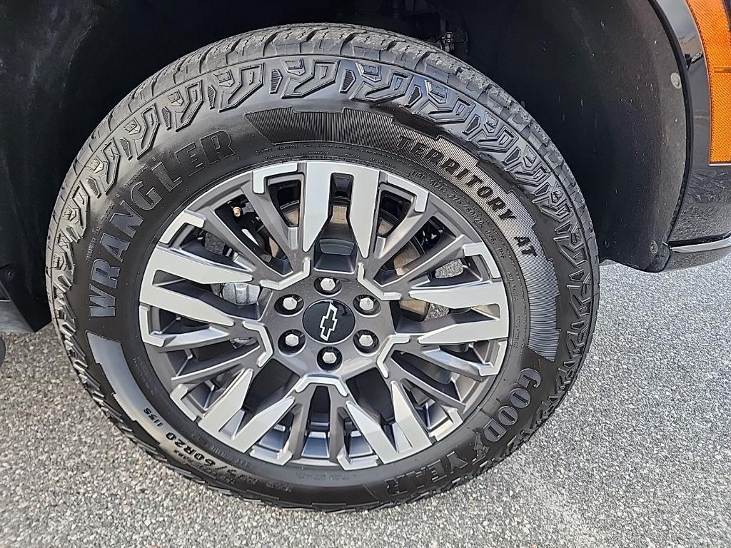 used 2025 Chevrolet Tahoe car, priced at $62,888