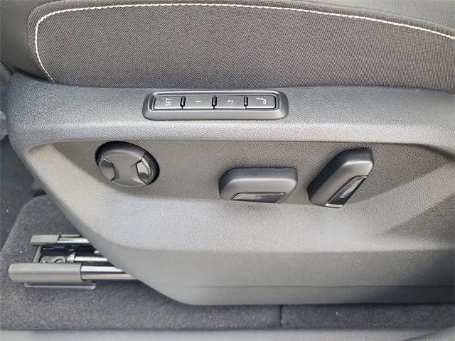 new 2026 Volkswagen Atlas Cross Sport car, priced at $51,506