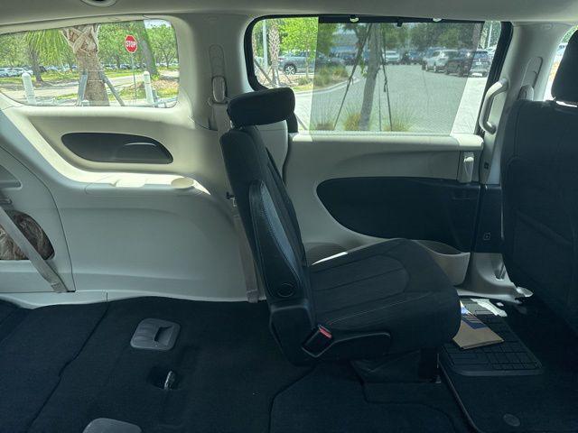 used 2021 Chrysler Pacifica car, priced at $19,999