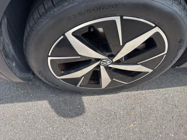 used 2023 Volkswagen ID.4 car, priced at $20,999