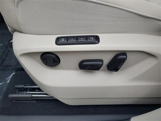 new 2026 Volkswagen Atlas car, priced at $51,546