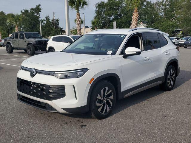 used 2025 Volkswagen Tiguan car, priced at $25,999