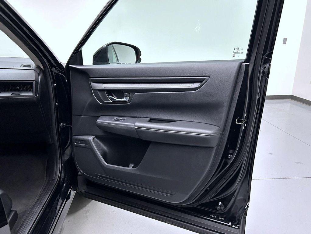 used 2025 Honda CR-V car, priced at $29,996