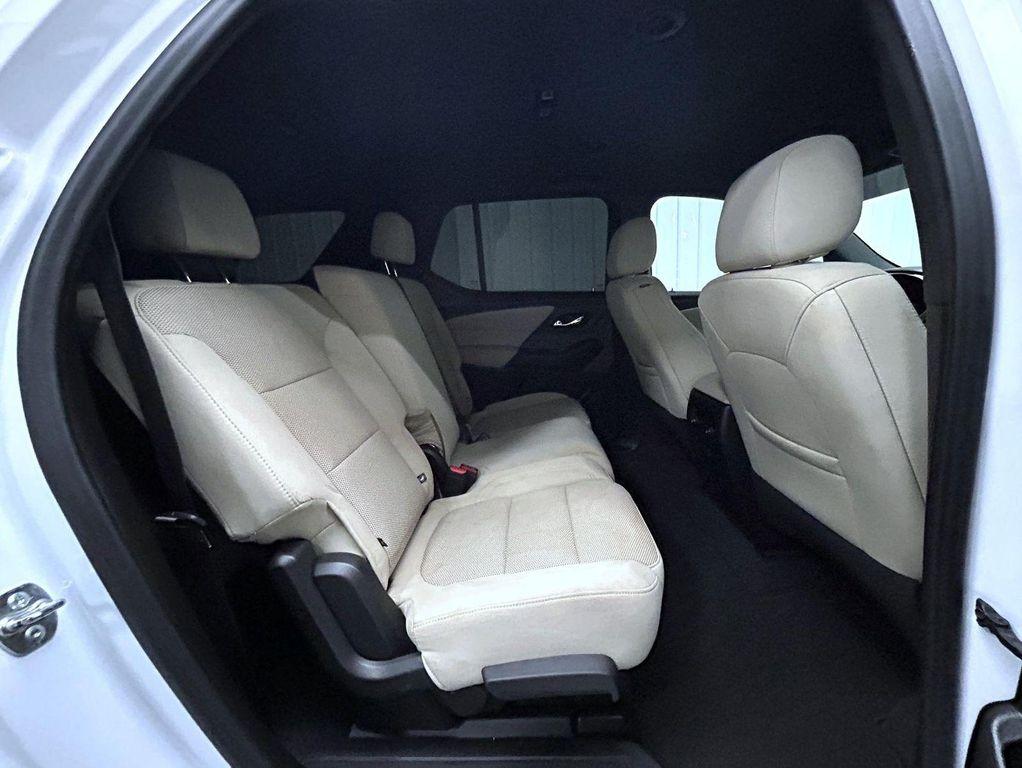 used 2023 Chevrolet Traverse car, priced at $24,633