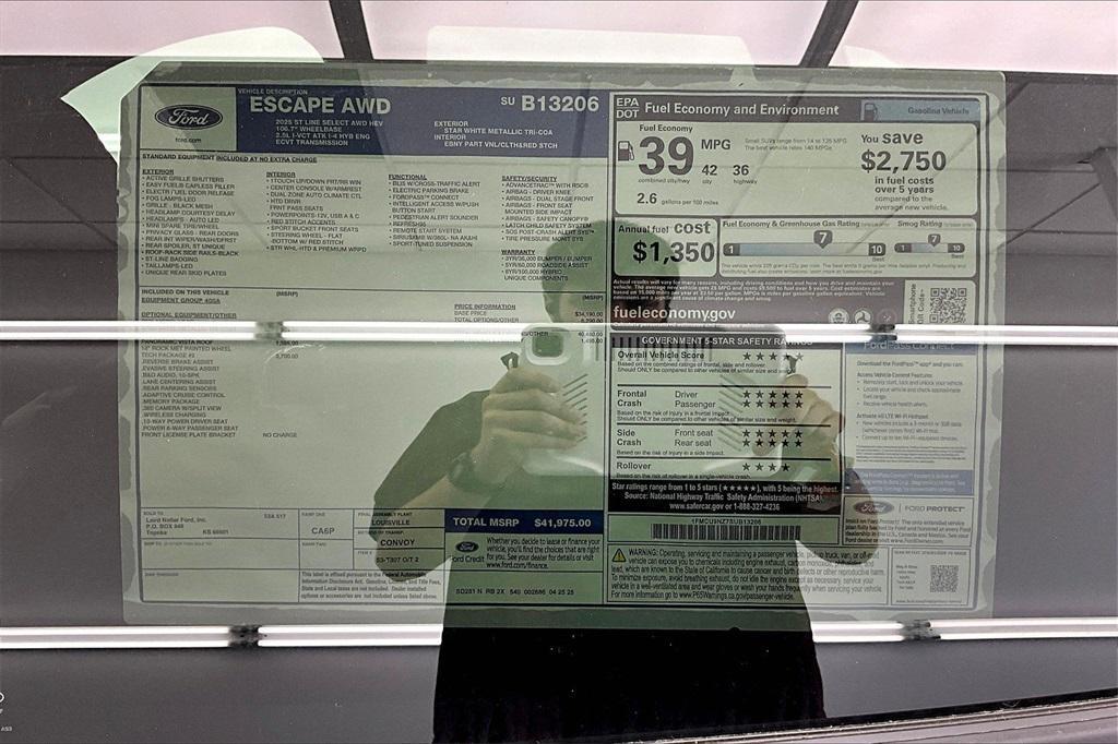 new 2025 Ford Escape car, priced at $32,778