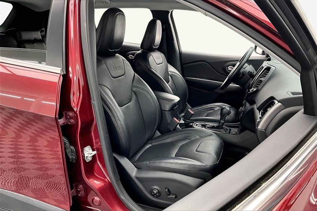 used 2019 Jeep Cherokee car, priced at $12,971