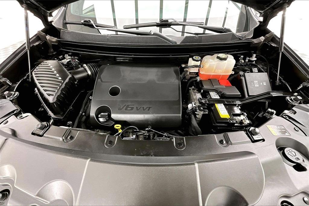 used 2023 Chevrolet Traverse car, priced at $26,216