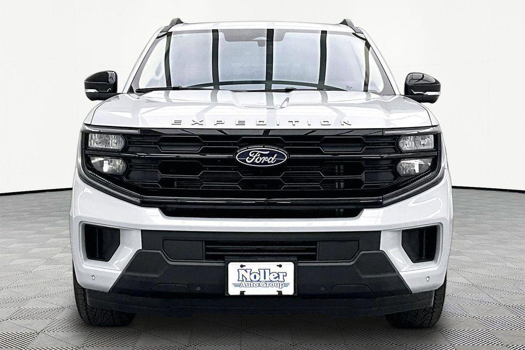 used 2025 Ford Expedition Max car, priced at $62,269