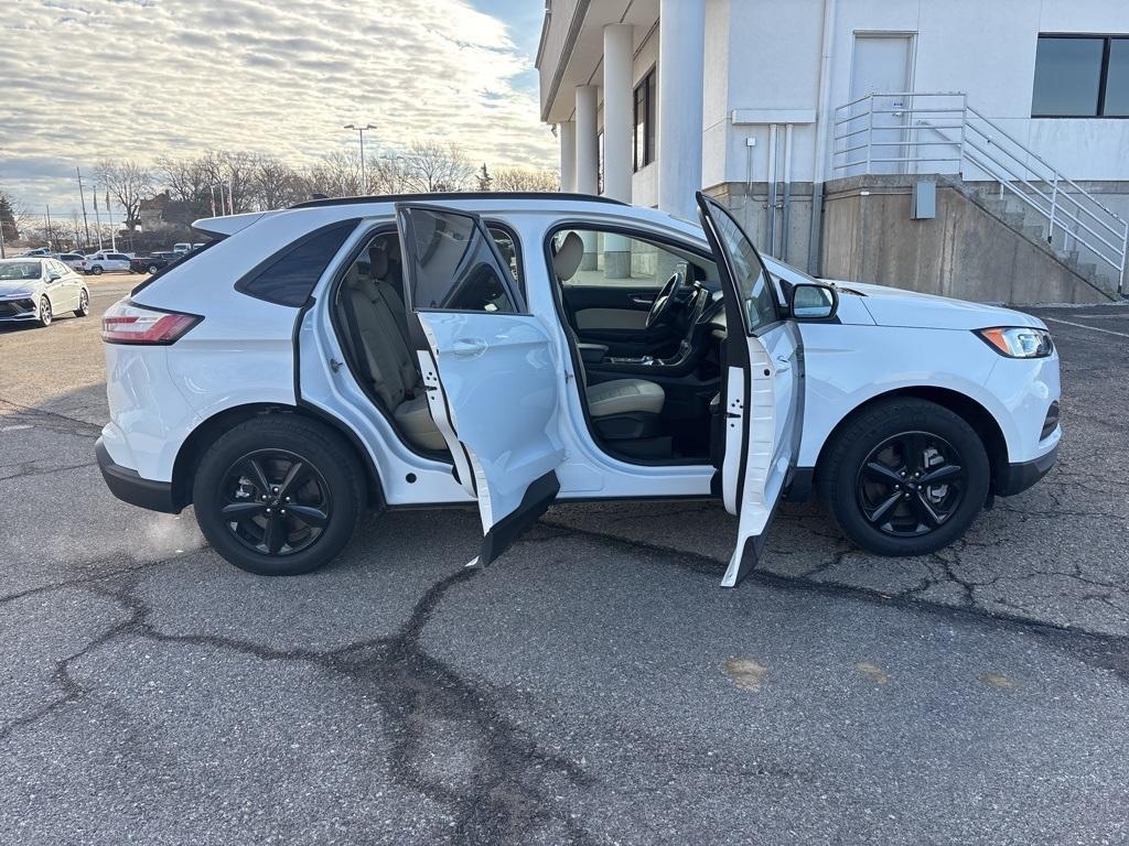 used 2024 Ford Edge car, priced at $23,374
