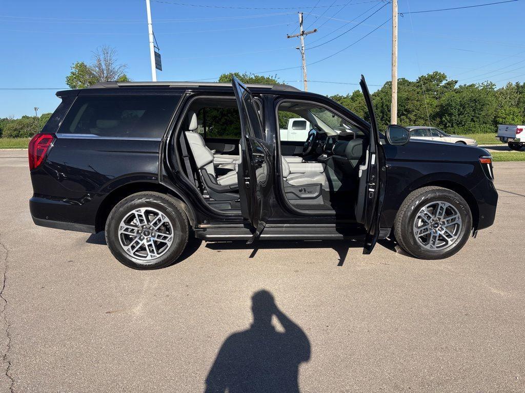 used 2025 Ford Expedition car, priced at $61,288