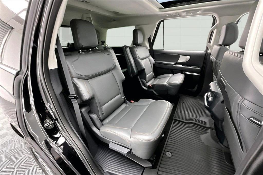 new 2025 Ford Expedition car, priced at $71,571