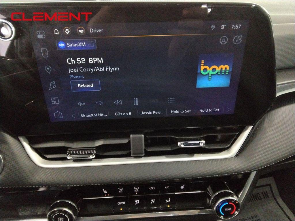 used 2025 Chevrolet Equinox car, priced at $23,500