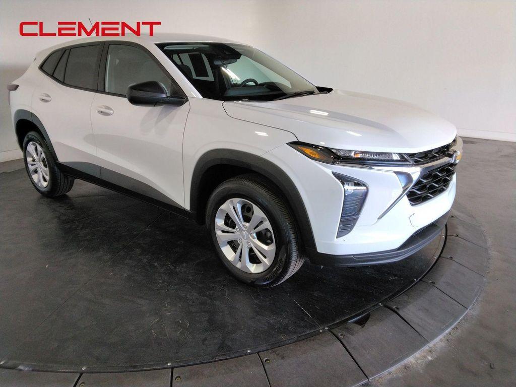 used 2025 Chevrolet Trax car, priced at $22,800