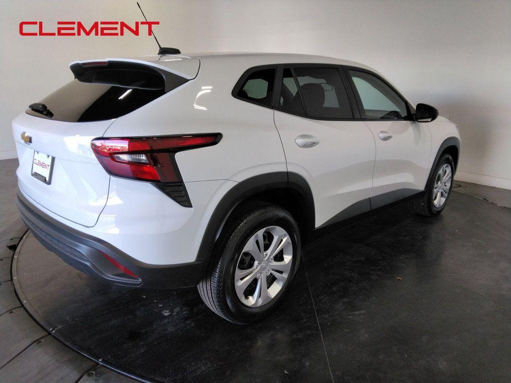 used 2025 Chevrolet Trax car, priced at $22,800