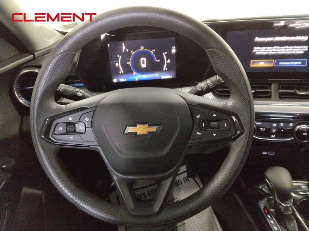 used 2025 Chevrolet Trax car, priced at $22,200