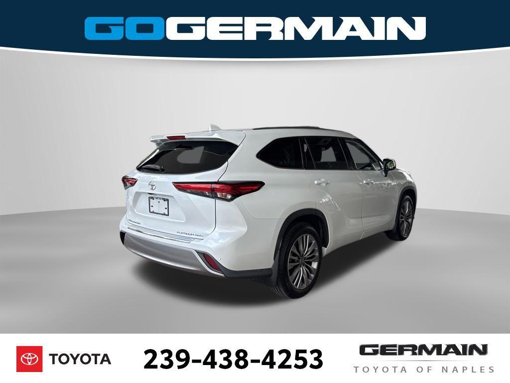 used 2022 Toyota Highlander car, priced at $43,527