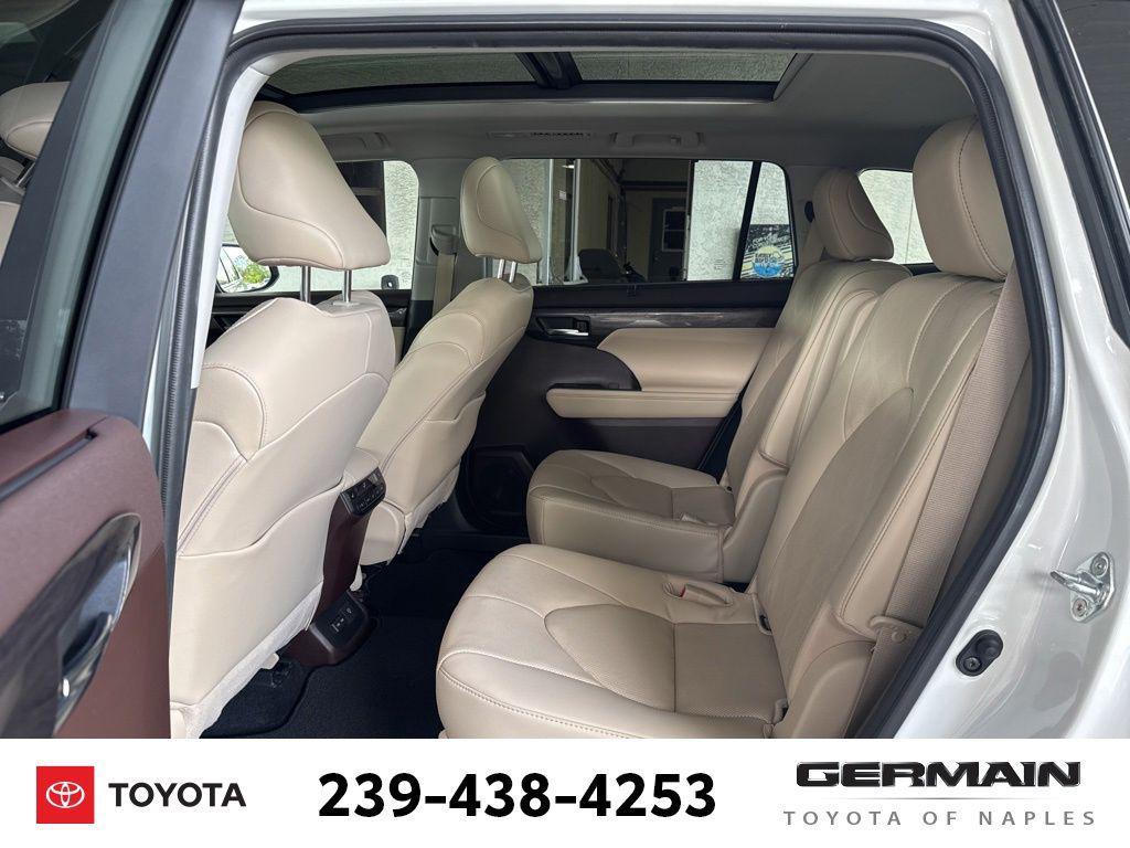used 2022 Toyota Highlander car, priced at $43,527